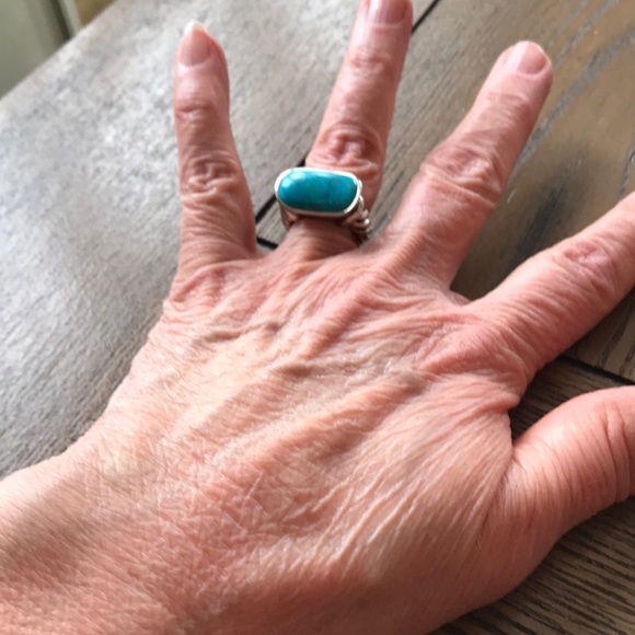 SS & Rectangle Turquoise Stone Ring w/Cable detail - Picture 5 of 5